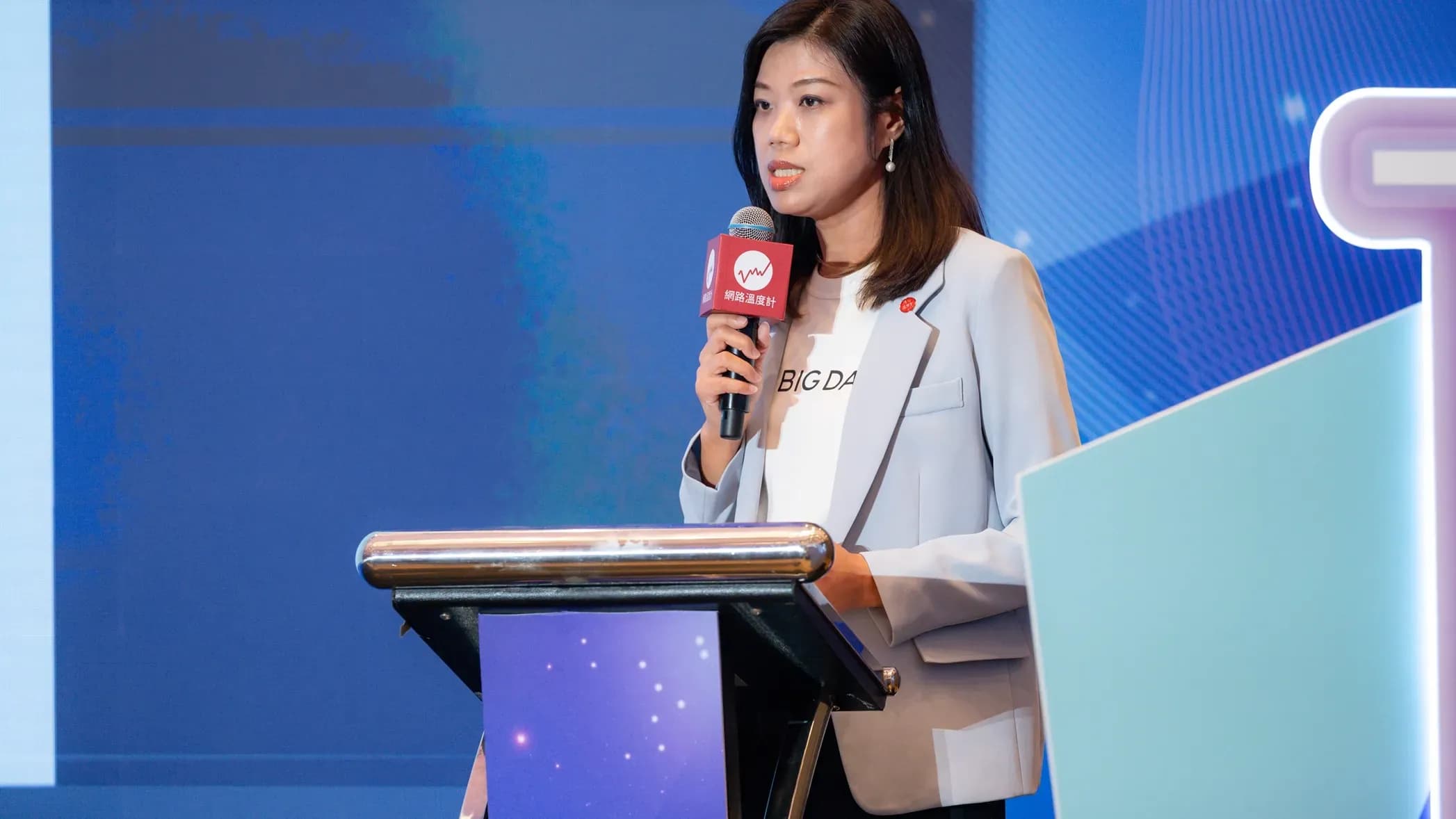 Wei Chiang, COO of BIG DATA Co., Ltd., shares digital trend insights with the guests on-site.