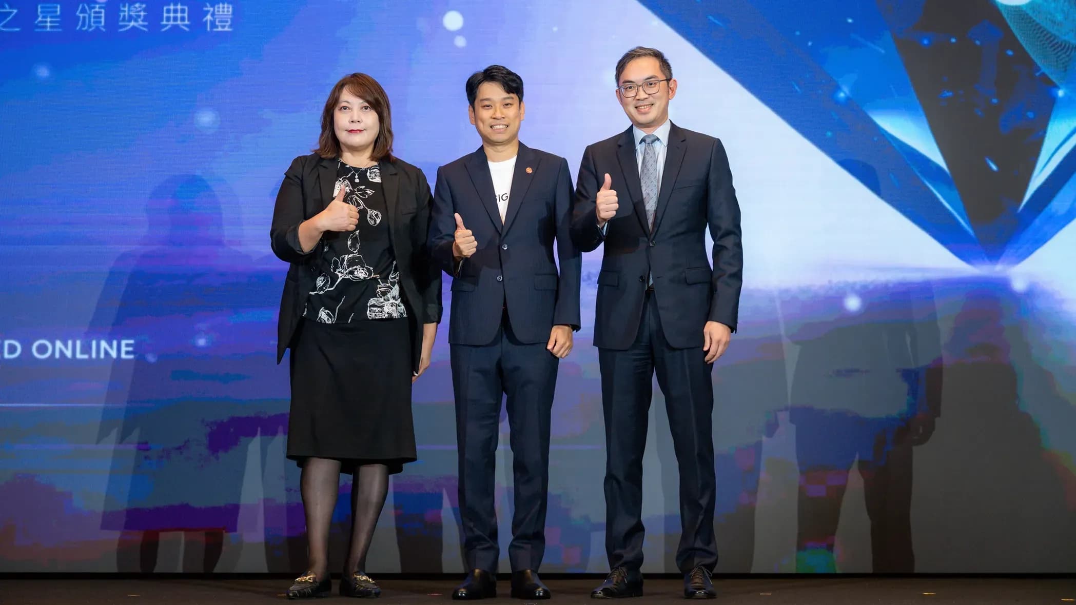 This year, Chan Ting-I (left), Chairperson of the Taiwan Digital Trust Association; Stanley Kim (center), CEO of BIG DATA Co., Ltd. and Co-founder of DailyView; and Ho Keng-Yu, Executive Director of National Taiwan University EMBA, were invited to serve as award presenters.